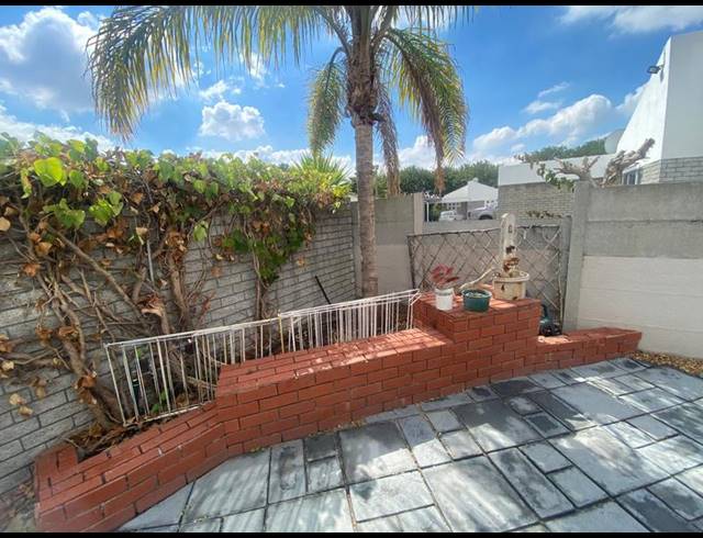 2 BEDROOM PROPERTY TO RENT IN OAKGLEN